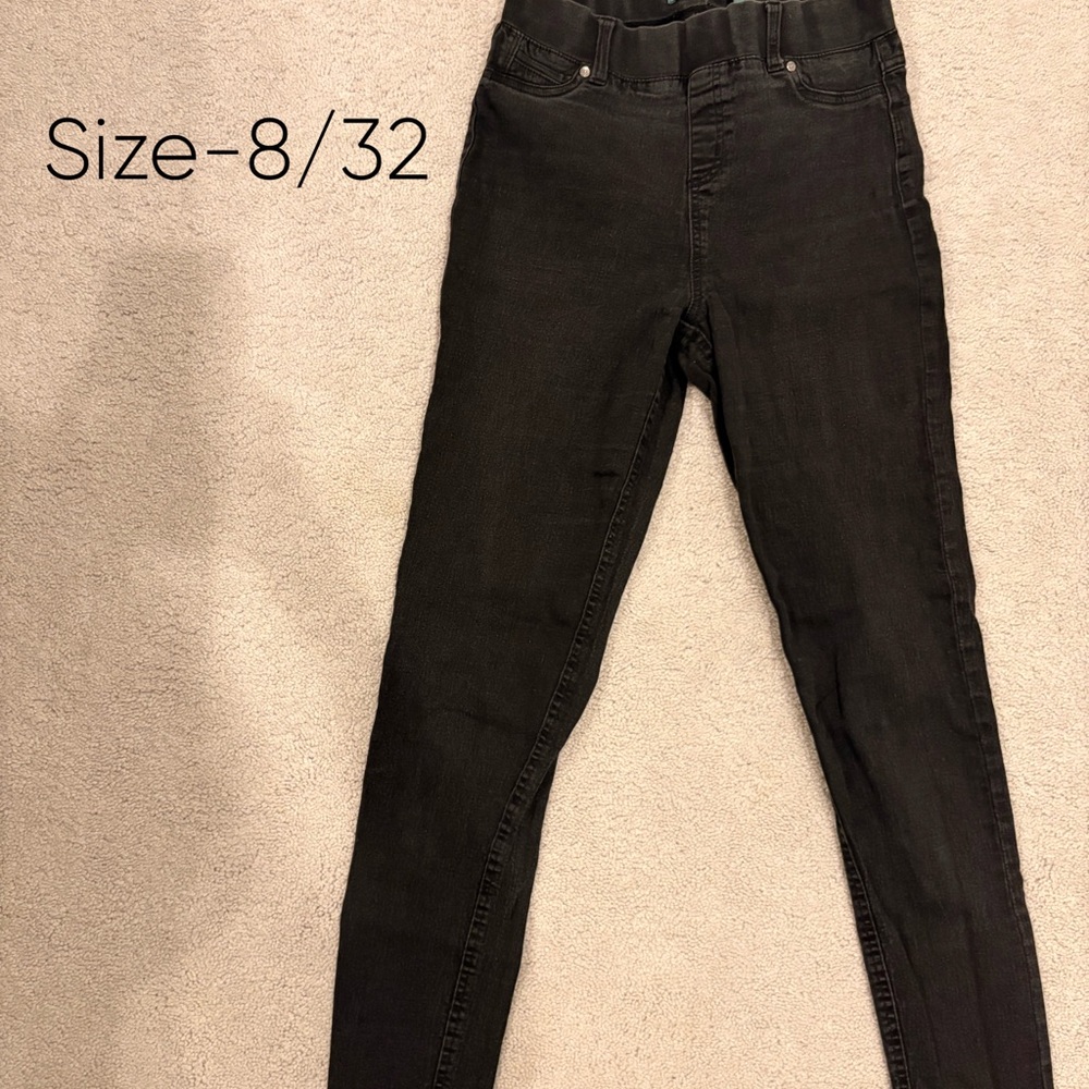 Women's Black High-Waisted Jeans